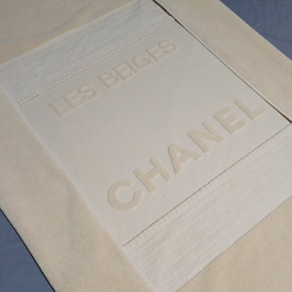CHANEL Parfums Beach Towel - NEW - Ultra Large (37'' x 66'') - Picture 8 of 8